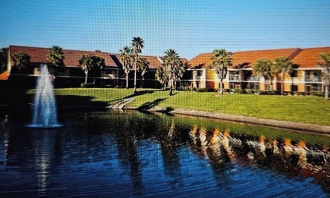 West Kissimmee Resort | 2BR Villa, Beautiful heated pool & Jacuzzi! Just minutes from all attractions.