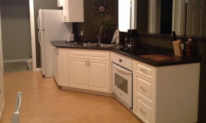 Moose Jaw House | 2nd Home Suites - Moose Jaw Unit 1 - 2nd Home Suites - Moose Jaw Unit 1