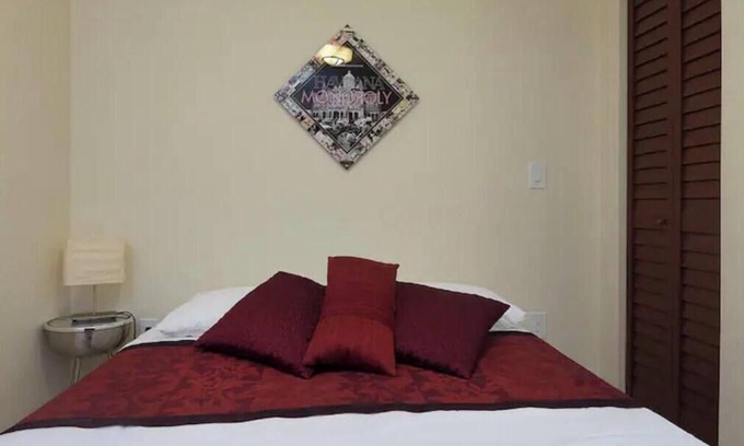 Flagami Apartment | 2PPL/Top Location/Parking/10 min Airport #3