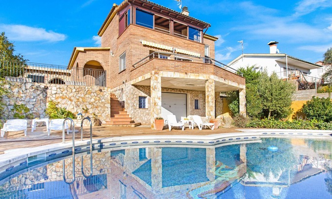 Vidreres Villa | 2SOT01 - Nice house for 8 persons with private pool located in a quiet residential area