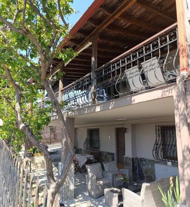 Nea Iraklia House | "2steps from the BEACH"