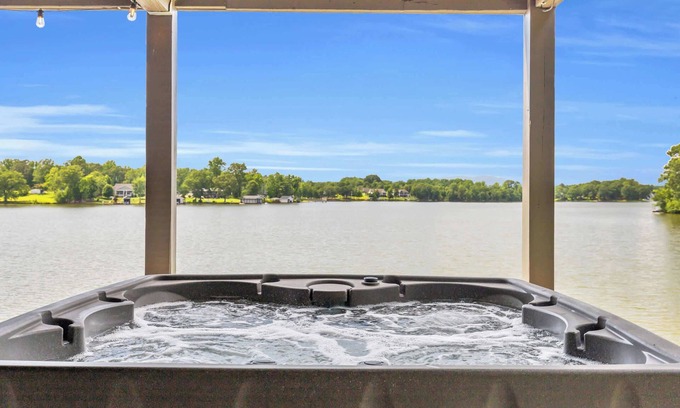 Lyman Cabin | 3/2 Lake Front - Hot Tub - 2 King Beds - Sleeps 8