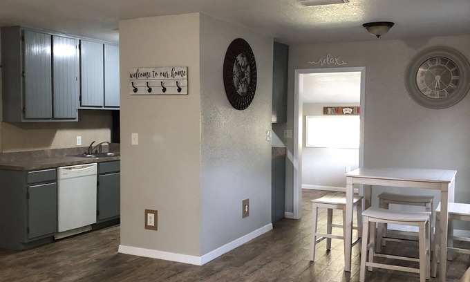 Fort Walton Beach House | 3.2 miles to the beaches and Bay, Cute Florida Cottage