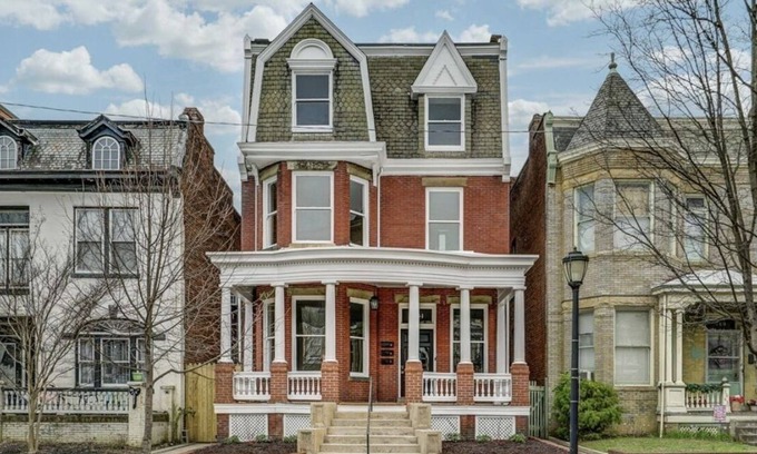 Fan District House | 3,200sqft Historic VCU Downtown