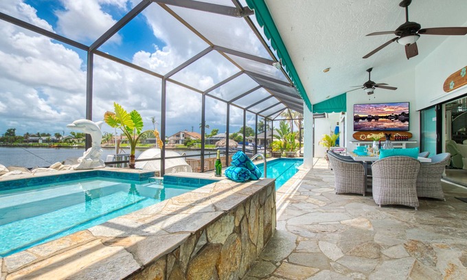 Eight Lakes Villa | 3,5 BEDS | 2,5 BATHS | 6 GUESTS | 8 LAKES & POOL/SPA | INCL. 10% OFF BOAT RENTAL