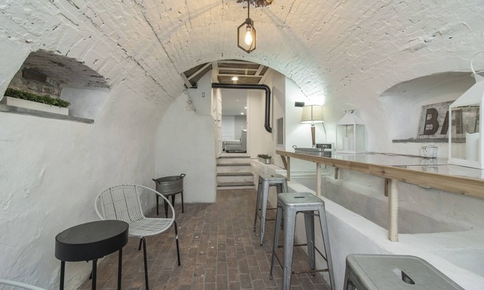 Conshohocken House | 3-BD with a Wine Cellar in the Heart of Conshy
