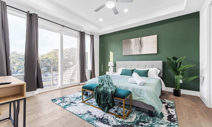 Midtown House | 3 Bed 3 Bath Family Retreat w/Parking & Roofdeck