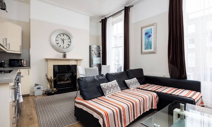 Broadstone Apartment | 3 Bed Apt In Phibsborough-12 Min Walk to The Spire