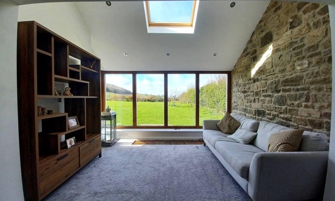 Sunderland Cottage | 3 Bed Cottage-Sleeps 6-Country Views-Pet friendly