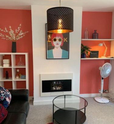 Barling House | 3 Bed Family House Free Parking