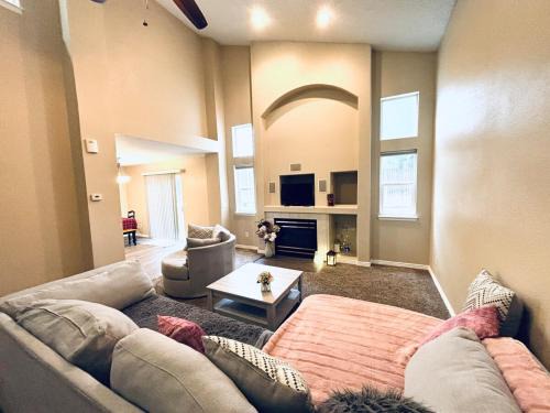 Stetson Hills House | 3-bed home on quiet cul-de-sac