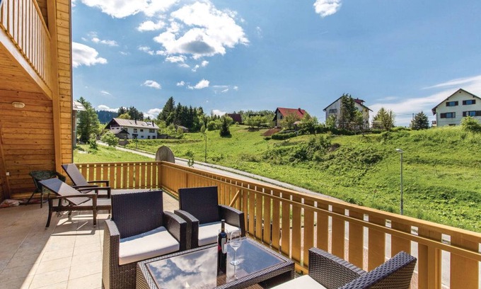 Crni Lug House | 3 Bed House Sleeps 6 - Pool, Pets, Garden, Parking