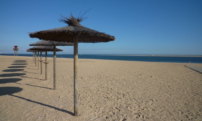 Nuevo Portil House | 3 bed house with 2.5 bathrooms, AC. Short walk to beach, shops, cafes and golf