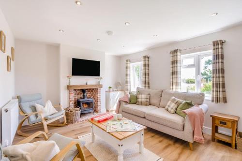 Clacton-on-Sea House | 3 Bed in Little Clacton oc-l32526