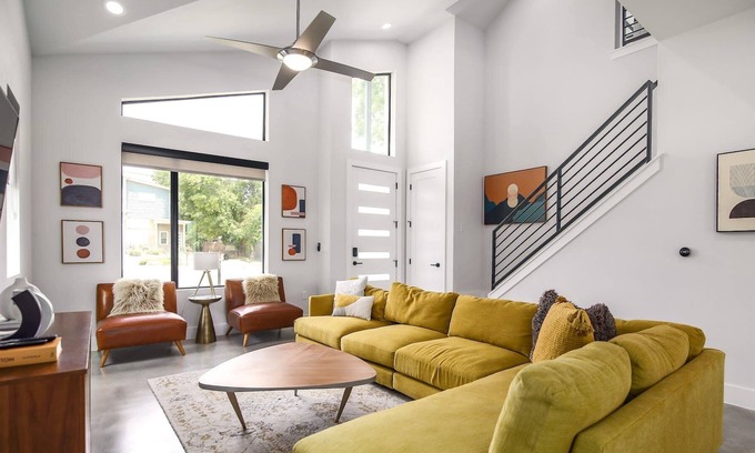 St. Johns House | 3 Bed Modern Design, Cowboy Pool, and Downtown!