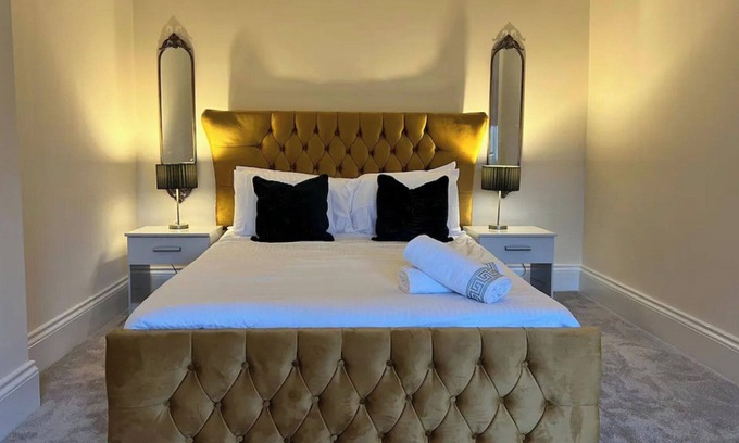 Glasgow House | 3 Bed - Sleeps 7 - Free Parking - Central Location