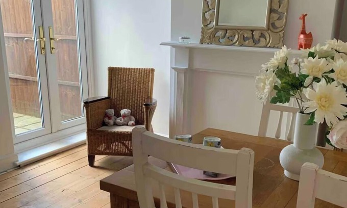 Norwich House | 3 Bed Victorian Home in Norwich Sleeps 6 - 8