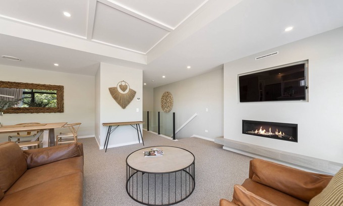 Wharewaka Apartment | 3 bedroom, 2.5 bathrooms, modern townhouse in new subdivision
