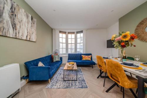 Montpelier Apartment | 3 Bedroom 2 Bath I Next to Brighton Beach I Slp 10