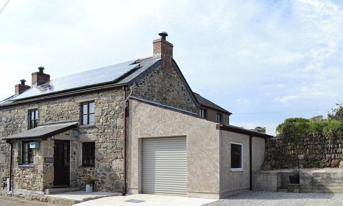 Saint Erth Praze Cottage | 3 bedroom accommodation in Whitecross, near Marazion