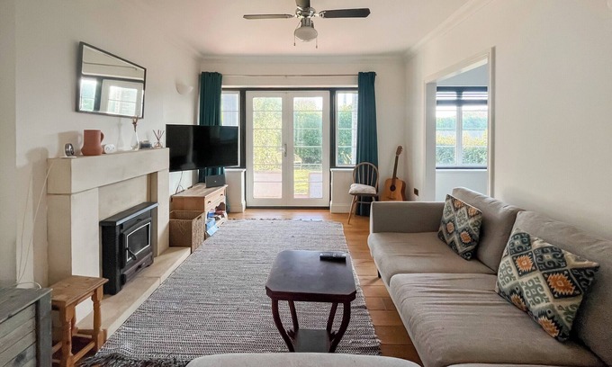 South Hayling Apartment | 3 bedroom accommodation in Hayling Island