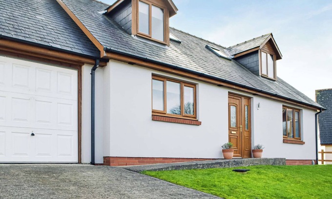 Haverfordwest Cottage | 3 bedroom accommodation in Johnston, near Haverfordwest