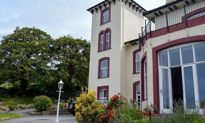 Penmaenmawr Cottage | 3 bedroom accommodation in Penmaenmawr, near Conwy
