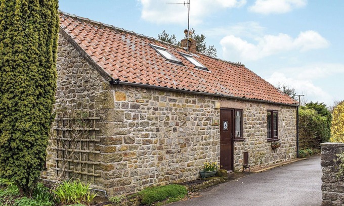 Staintondale Cottage | 3 bedroom accommodation in Cloughton, near Harwood Dale