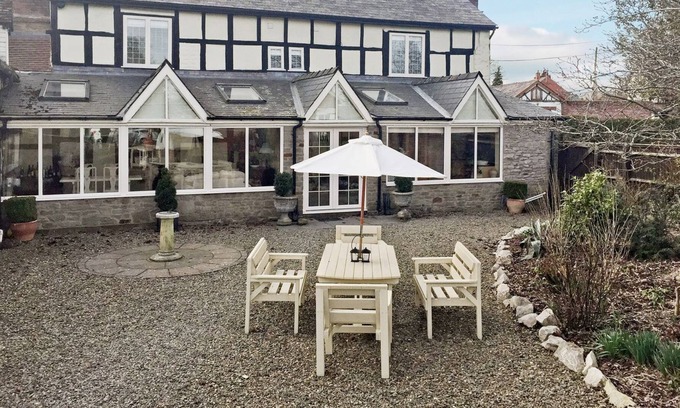 Leominster Cottage | 3 bedroom accommodation in Kingsland, near Leominster