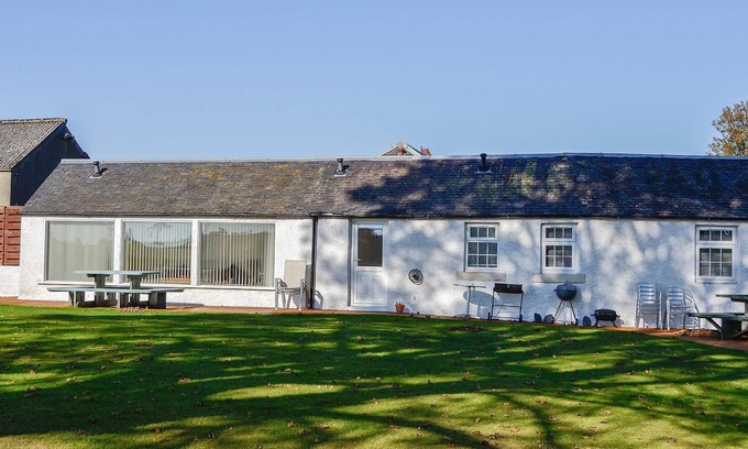 Glenisla Cottage | 3 bedroom accommodation in Invergowrie, near Dundee