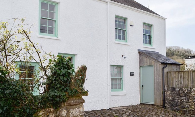 Crynant Cottage | 3 bedroom accommodation in Llanrhidian, near Gower