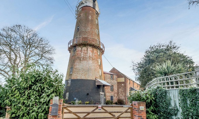 Irstead Cottage | 3 bedroom accommodation in Sutton, near Stalham