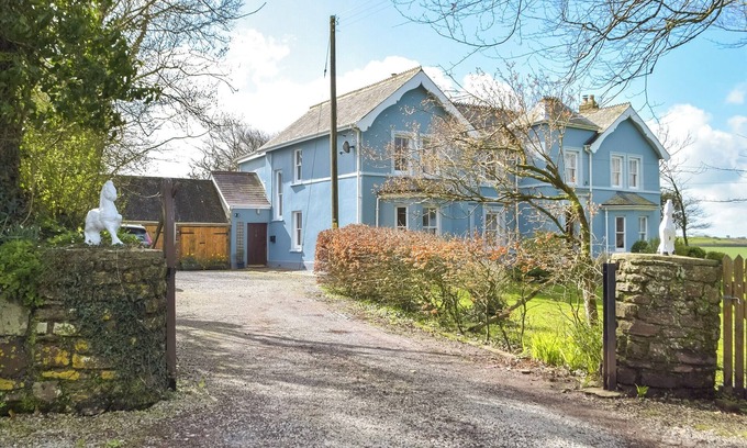 Llanybri Cottage | 3 bedroom accommodation in Pendine