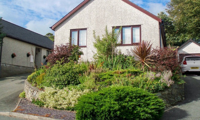 Talybont Cottage | 3 bedroom accommodation in Talybont, near Barmouth