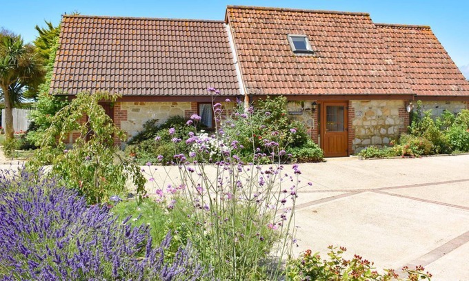 Ventnor Cottage | 3 bedroom accommodation in Chale, near Ventnor