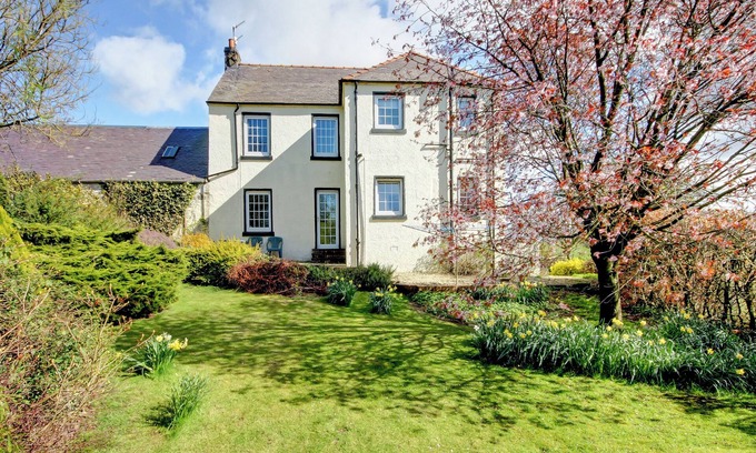 Girvan Cottage | 3 bedroom accommodation in Girvan