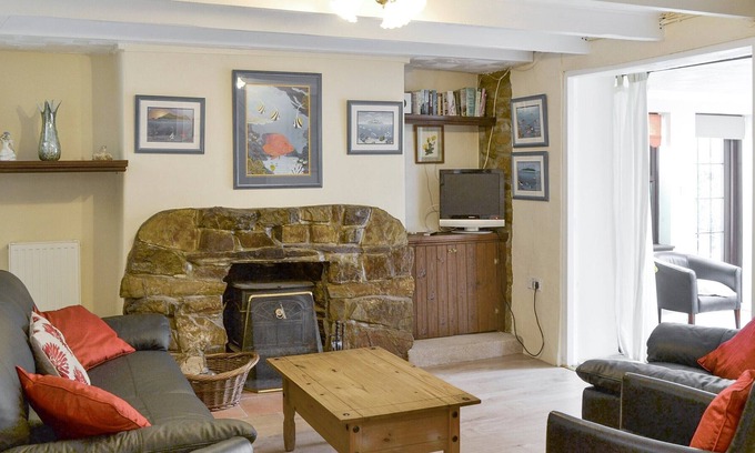 Mount Hawke Cottage | 3 bedroom accommodation in Mount Hawke, near St Agnes