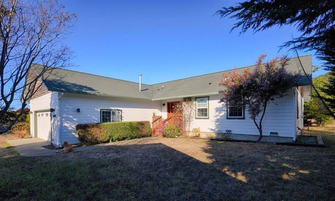 Elk House | 3 bedroom accommodation in Elk