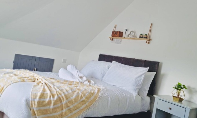 Stonnall Apartment | 3 bedroom apartment near Birmingham airport, NEC & JLR
