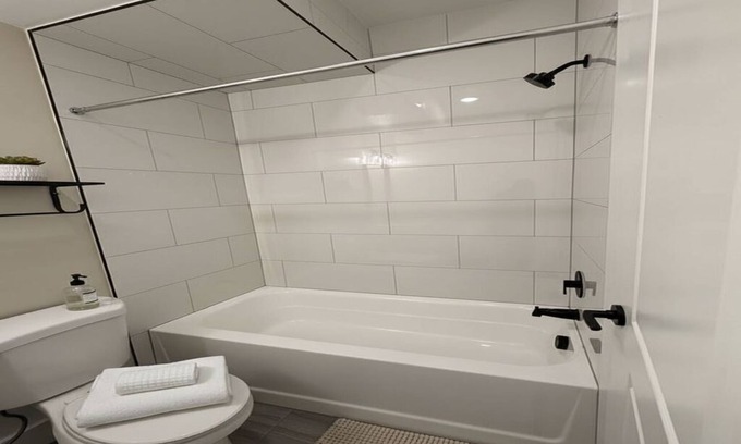 Downingtown Apartment | 3-bedroom apartment in lovely Downingtown with AC