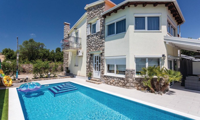 Kornic House | 3 bedroom awesome home in Kornic