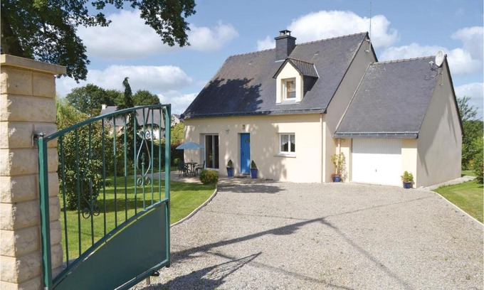 Guehenno House | 3 Bedroom Beautiful Home In Guehenno
