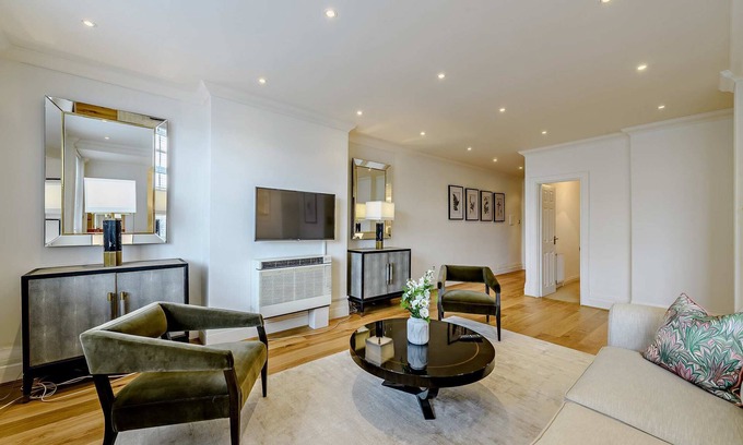 Regent's Park Apartment | 3 Bedroom flat walking distance to Regent's Park