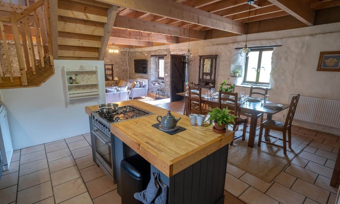 Campan Apartment | 3 Bedroom Gîte - Arbizon