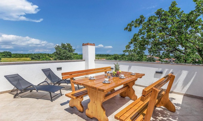 Muntic Apartment | 3 bedroom gorgeous apartment in Muntic