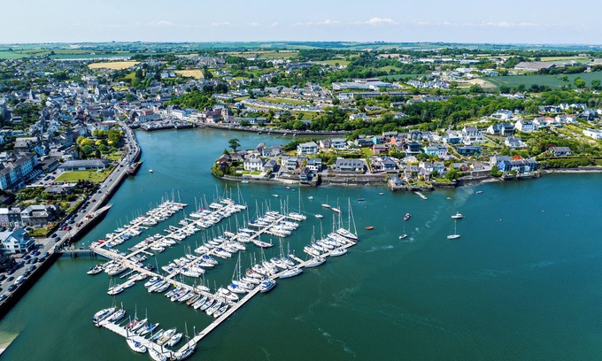 Kinsale Condo | 3 bedroom harbour view apartment in Kinsale
