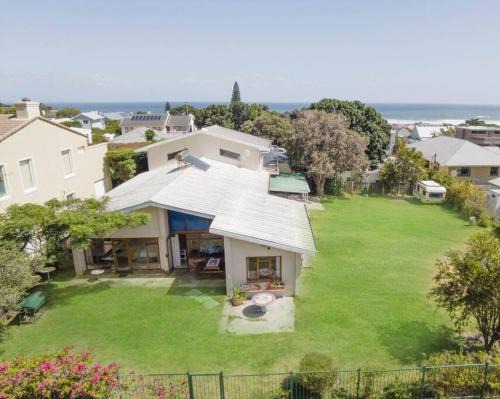 Voelklip House | 3 Bedroom home in Voelklip