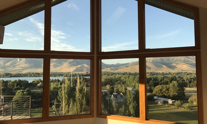 Ogden House | 3 Bedroom House - Close to Snowbasin - Every Window is a Picture View