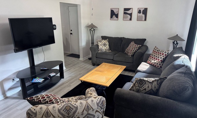 Lansing House | 3-bedroom house in quiet neighborhood close to downtown and MSU.