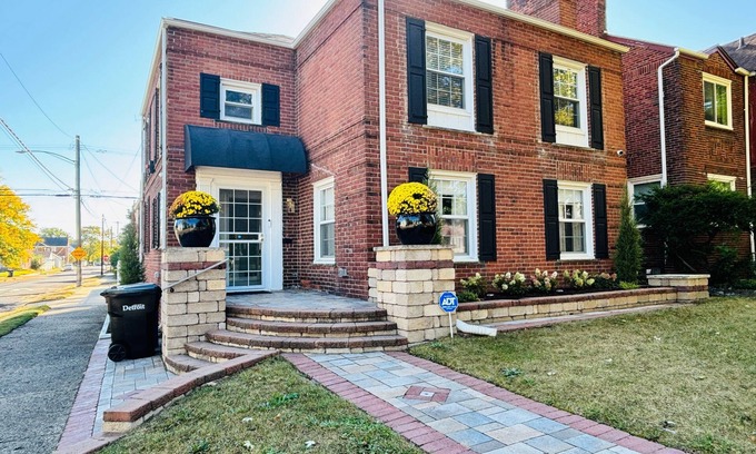 Detroit House | 3-bedroom house in terrific Detroit near the Avenue of Fashion